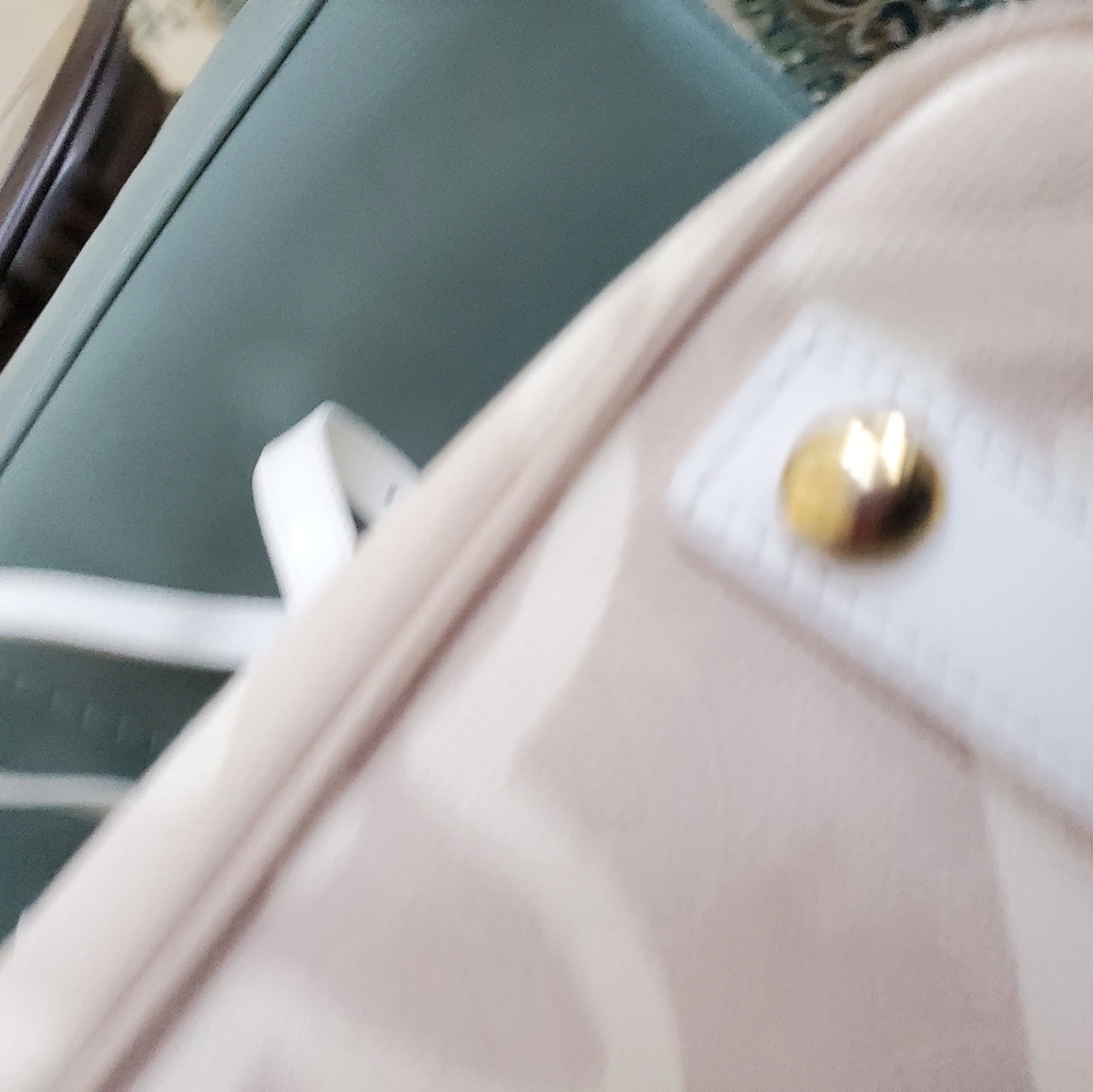 Louis Vuitton - Picture 6 of 10